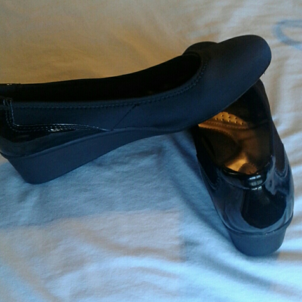 Wedge dress shoes